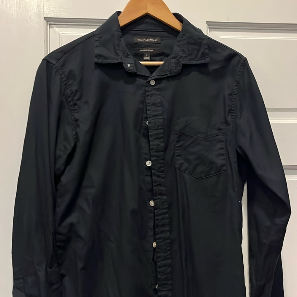 Untucked, slim, fit button-down